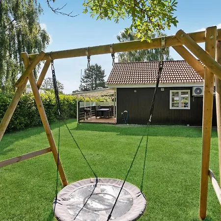 2 Bedroom Amazing In Sydals * Skovbyballe